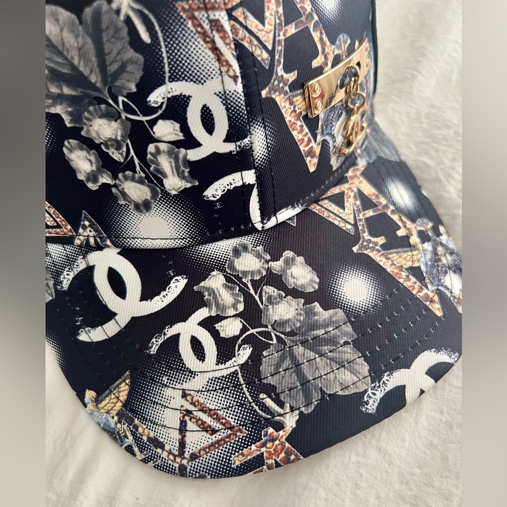 👑✅PRICE FIRM✅Women’s Stylish Black CC Fashion Cap with Gold Tone Charm - Picture 6 of 16